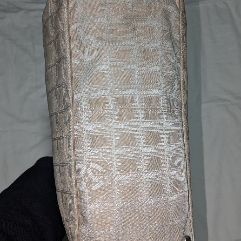 Chanel Tote - Picture 5 of 14